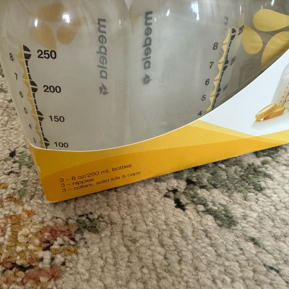 New Medela Breastmilk Bottle Set - 8 oz - 3 ct - Picture 7 of 8
